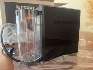 Cafetera Nespresso Essenza Mini Negra