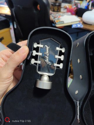 Estuche Jack Daniel's forma de guitarra