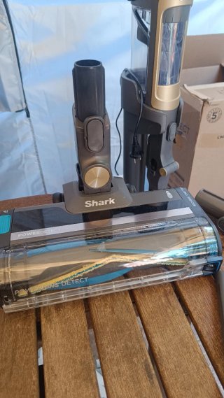 Aspiradora Shark PowerDetect Clean & Empty