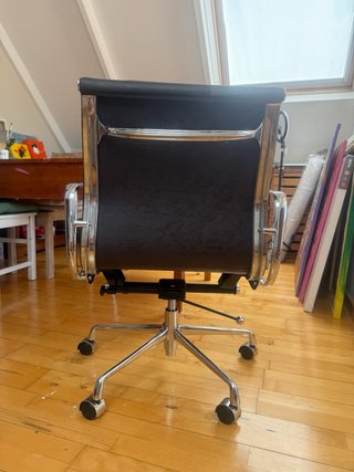 Silla de oficina cuero negra