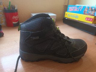 Botas de montaña BORIKEN negras y verdes