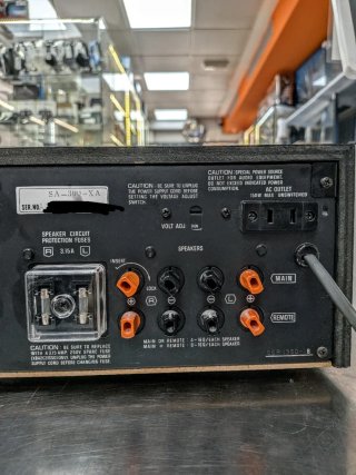 Amplificador Estéreo AM/FMTechnics SA-300