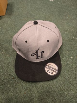 3 Gorras Adexe & Nau 2018
