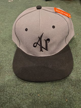 3 Gorras Adexe & Nau 2018