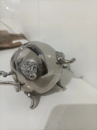 Azucarero de metal antiguo