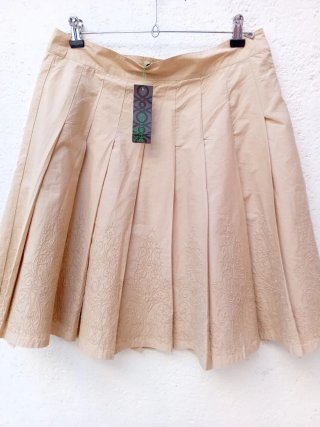 Falda plisada beige Benetton