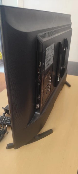 Samsung 32 TV - No Smart TV