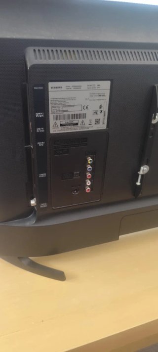 Samsung 32 TV - No Smart TV