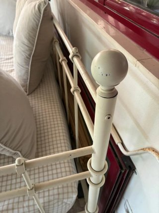 Cama Diván Forja Metal con 2 Colchones Beige