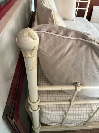 Cama Diván Forja Metal con 2 Colchones Beige