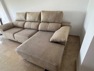 Sofá chaise longue gris piel