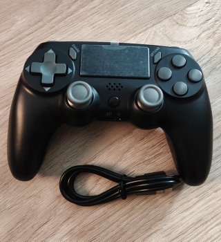 PlayStation 3 Negra + Mando + 500 Juegos