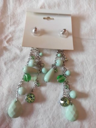 Lote 2 pares pendientes largos verdes y blancos