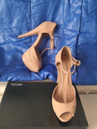 Sandalias tacón alto beige talla 37