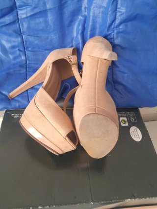 Sandalias tacón alto beige talla 37