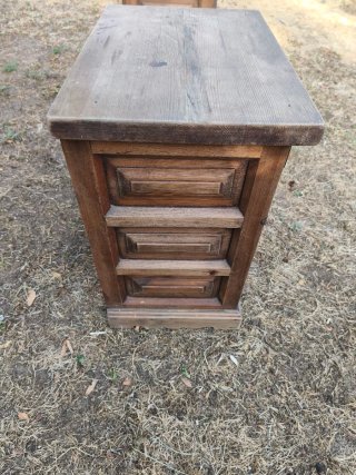 Mesitas de noche antiguas de madera