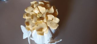 Profumatore ceramica bianco fiore giallo