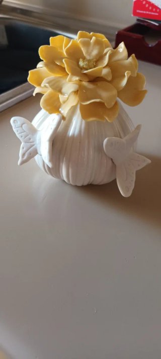 Profumatore ceramica bianco fiore giallo