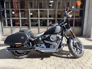 Harley Davidson Sport Glide Negra