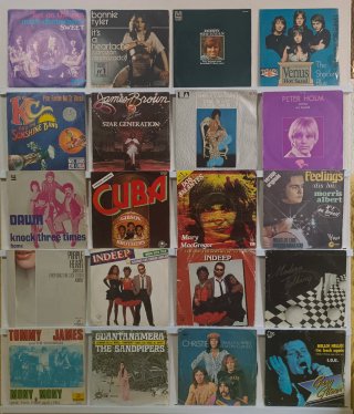 LOTE DE 100 VINILOS SINGLES Y EP