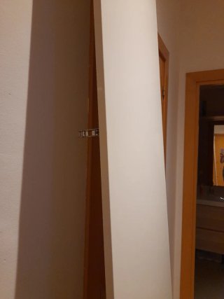 Puerta de armario blanca