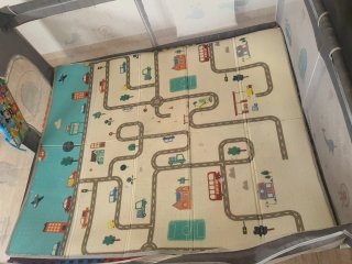 Parque de suelo para bebés con alfombra