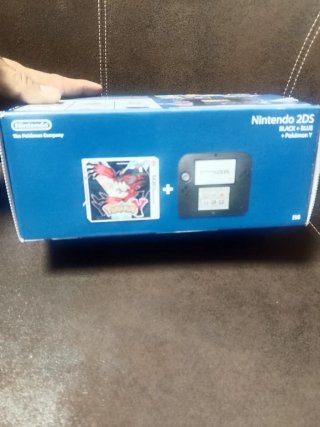 Caja Nintendo 2DS Edición Pokémon Y