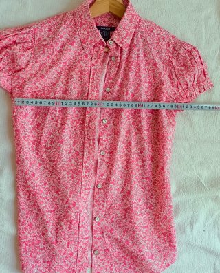 Camisa GANT floral rosa y blanca.Talla S.