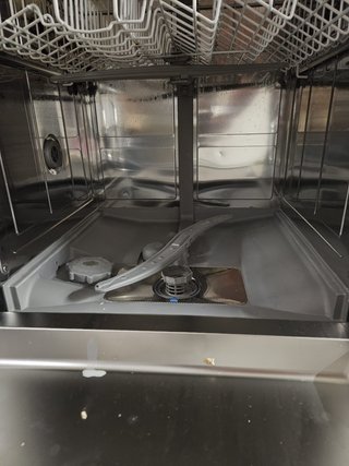 Lavavajillas marca SIEMENS color blanco.