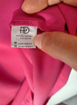 Vestido fuscia con lazos