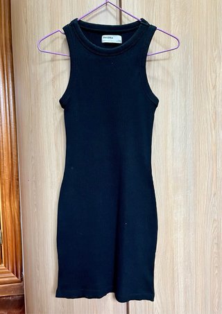 Vestido negro corto ajustado, talla XS, Bershka