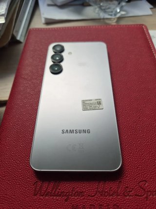 Samsung S25 256GB Negro/Plata 1 año Fatra
