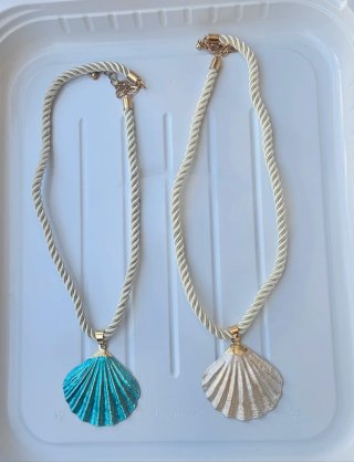 Colgantes conchas marinas varios colores