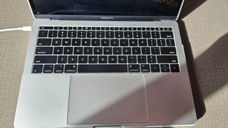 MacBook Pro 13 2017 16GB RAM 256GB SSD