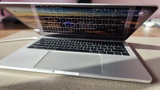 MacBook Pro 13 2017 16GB RAM 256GB SSD