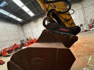 Cazo Excavación GEITH 25T
