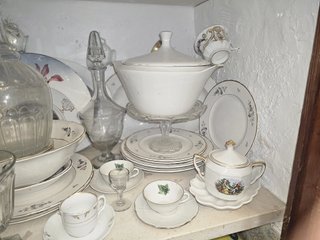 Piezas de Porcelana y Cristal Antiguo