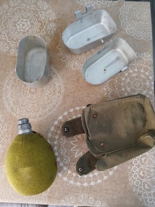 Cantimplora militar bushcraft