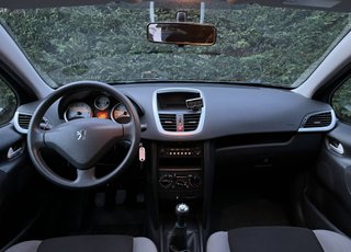 PEUGEOT 207 X-LINE 1.4 75