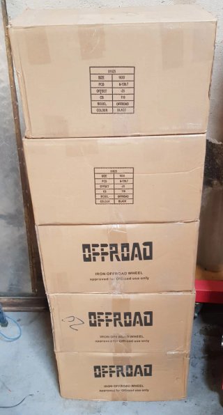 Llanta 5x 16x8 4x4 Toyota/Nissan Negra