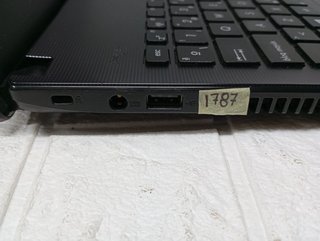 Computer portatile Asus F501A nero (1787)