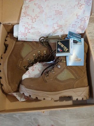 Botas de montaña GORE-TEX marrones