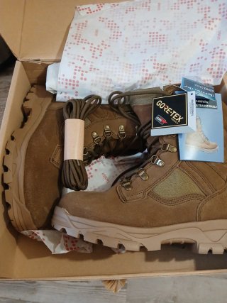 Botas de montaña GORE-TEX marrones