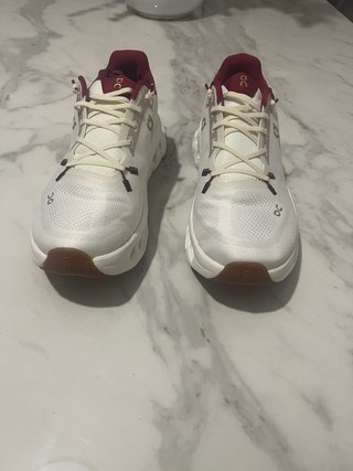 Zapatillas On Running Blancas y Rojas