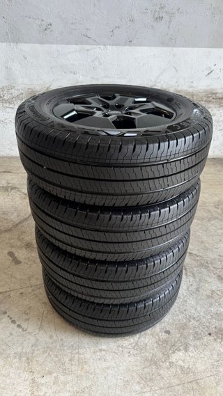 Llantas + Cubiertas Ford Transit Custom