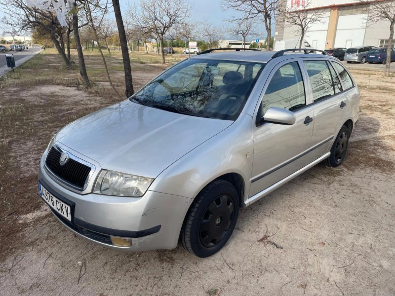 Skoda Fabia 2003 - foto 1