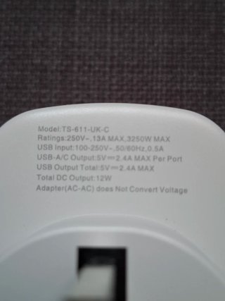 Adaptador Enchufe Tipo F con USB