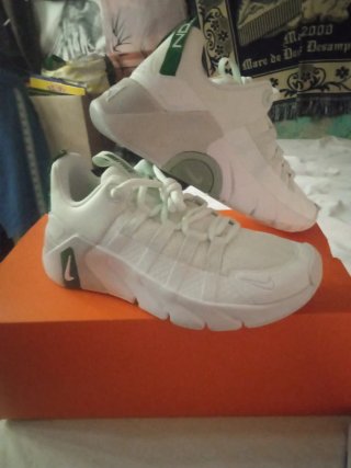 Zapatillas Nike Mujer Blancas y Verdes