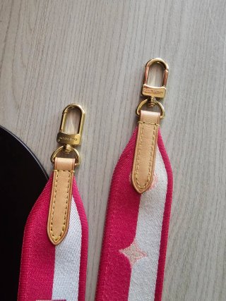 Tracolla Louis Vuitton Rosa e Bianca