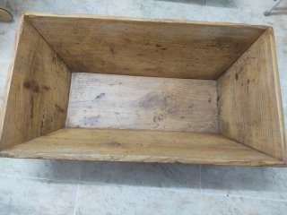 Artesa antigua de madera